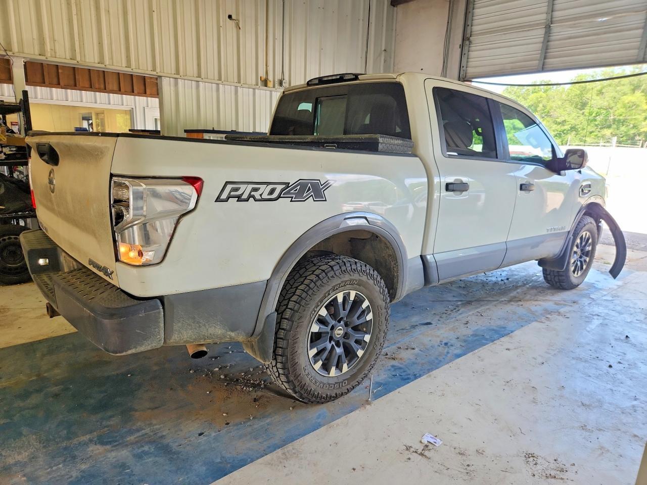2017 Nissan Titan Pro-4X - Image 3