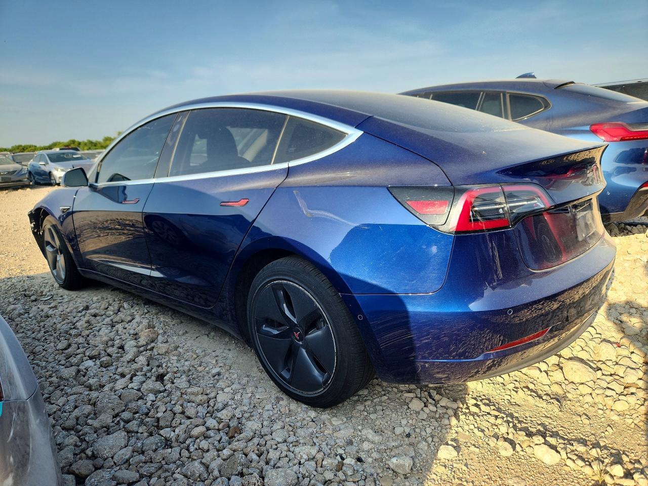 2018 Tesla Model 3 - Image 2