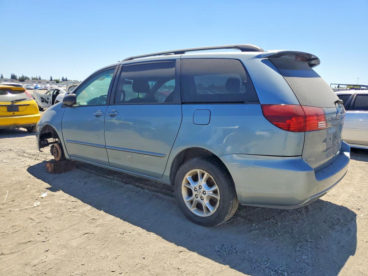 2005 Toyota Sienna Le - Фото 2