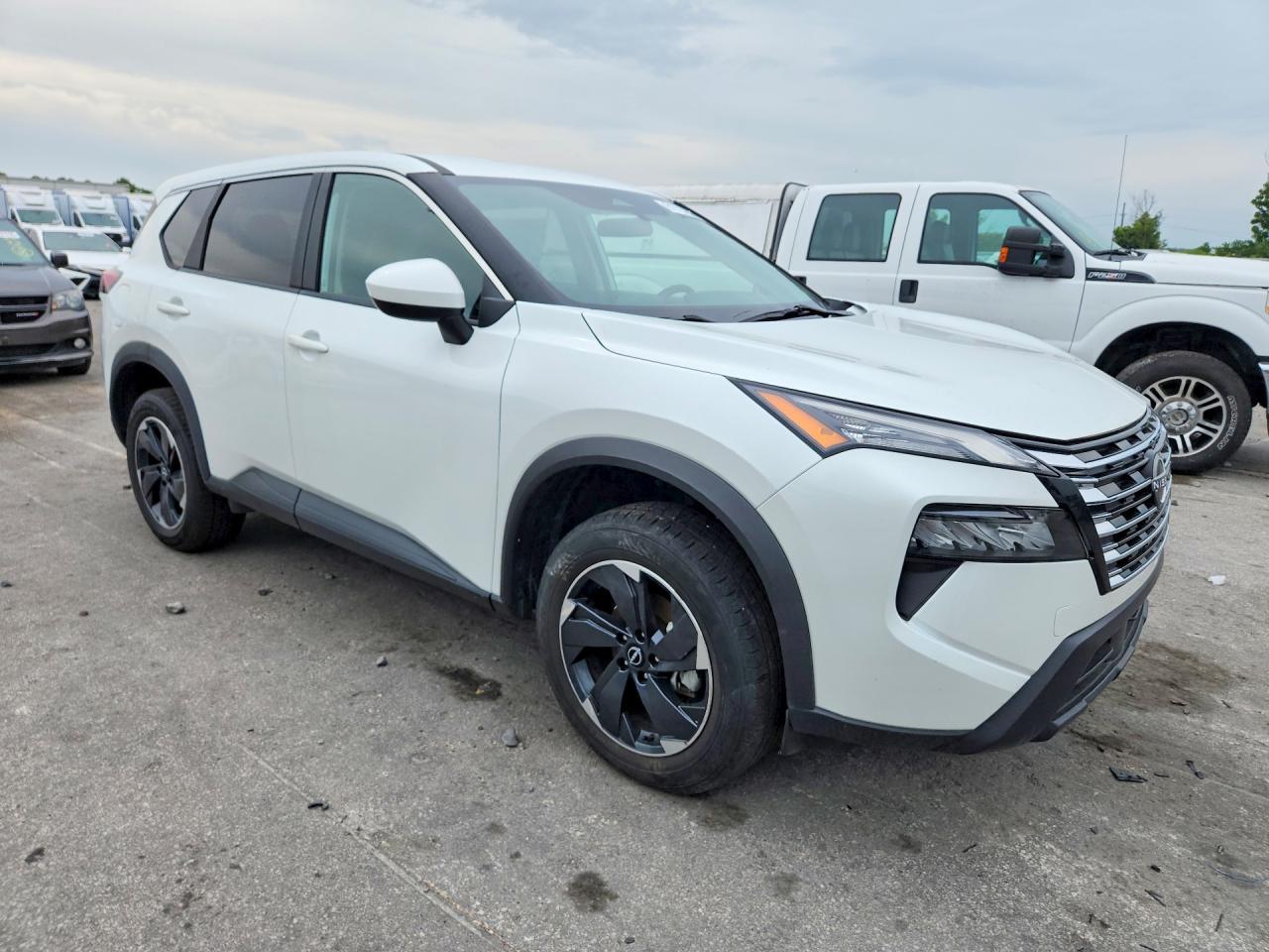2024 Nissan Rogue Sv - Image 4