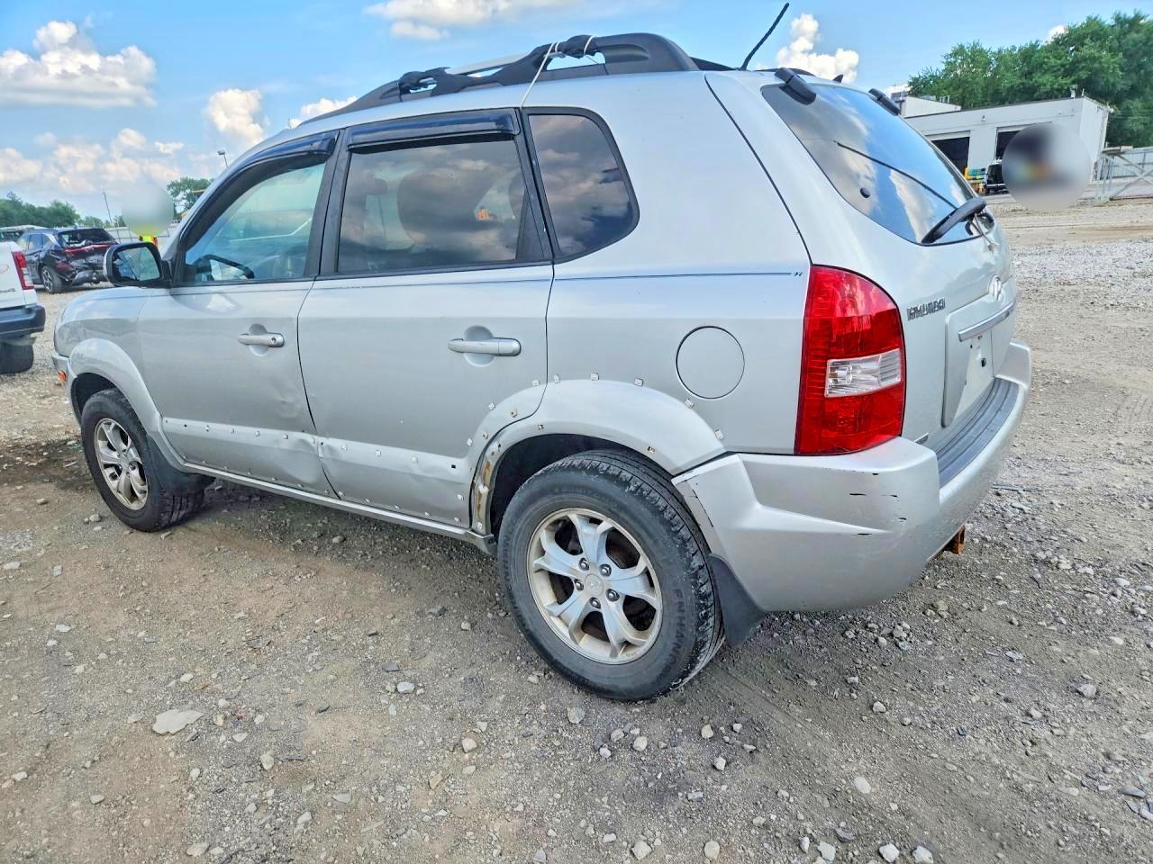 2009 Hyundai Tucson Limited I4 - Image 2