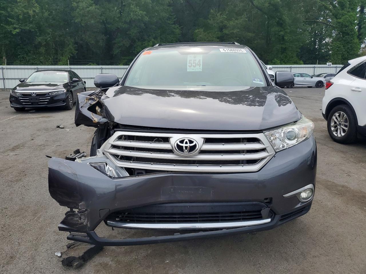 2013 Toyota Highlander Plus - Фото 5