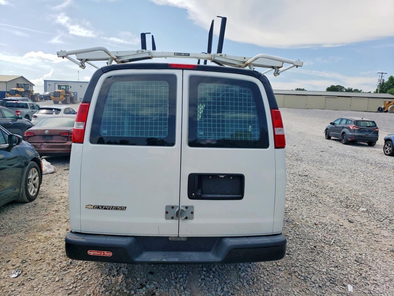 2021 Chevrolet Express G2500 Delivery Van - Фото 6