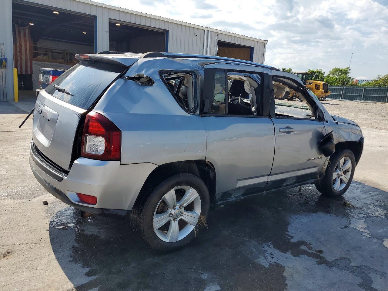 2015 Jeep Compass Sport - Фото 3