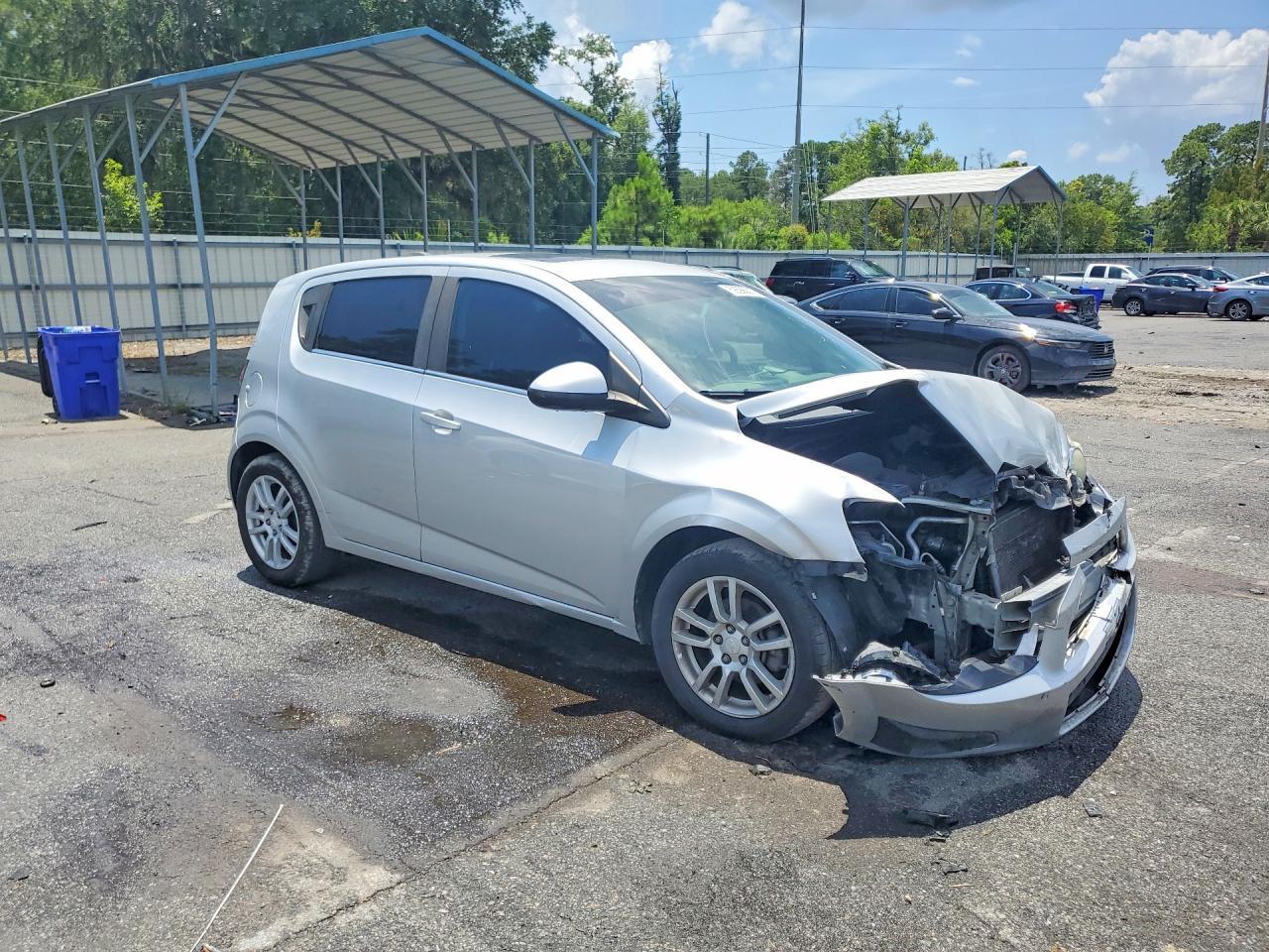 2015 Chevrolet Sonic Lt - Фото 4