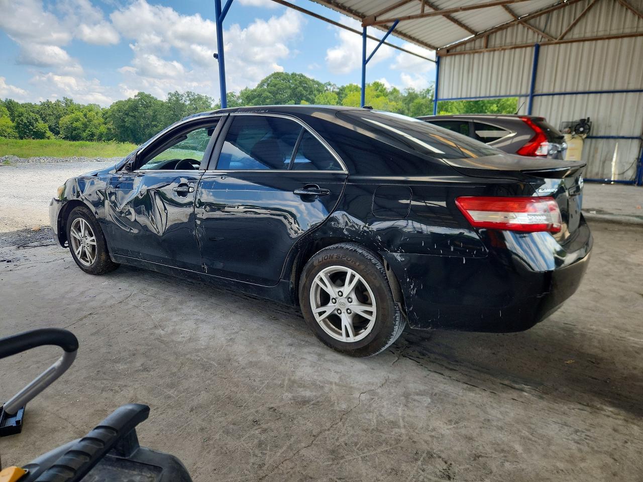 2010 Toyota Camry Le - Image 2