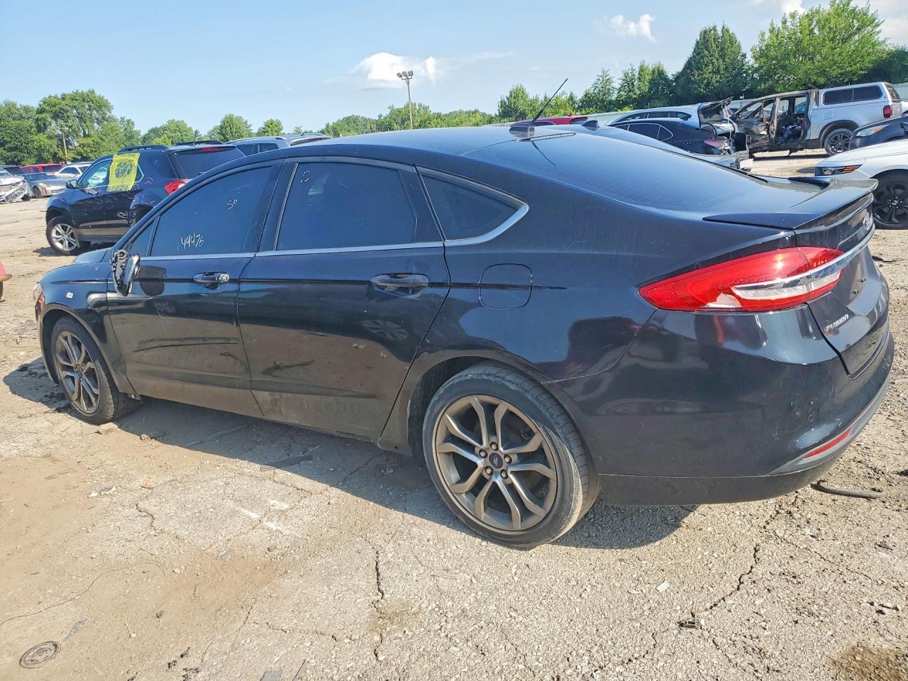 2017 Ford Fusion Se - Фото 2