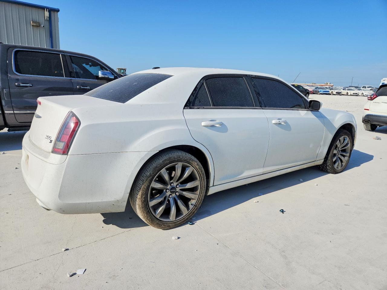 2014 Chrysler 300 S - Фото 3