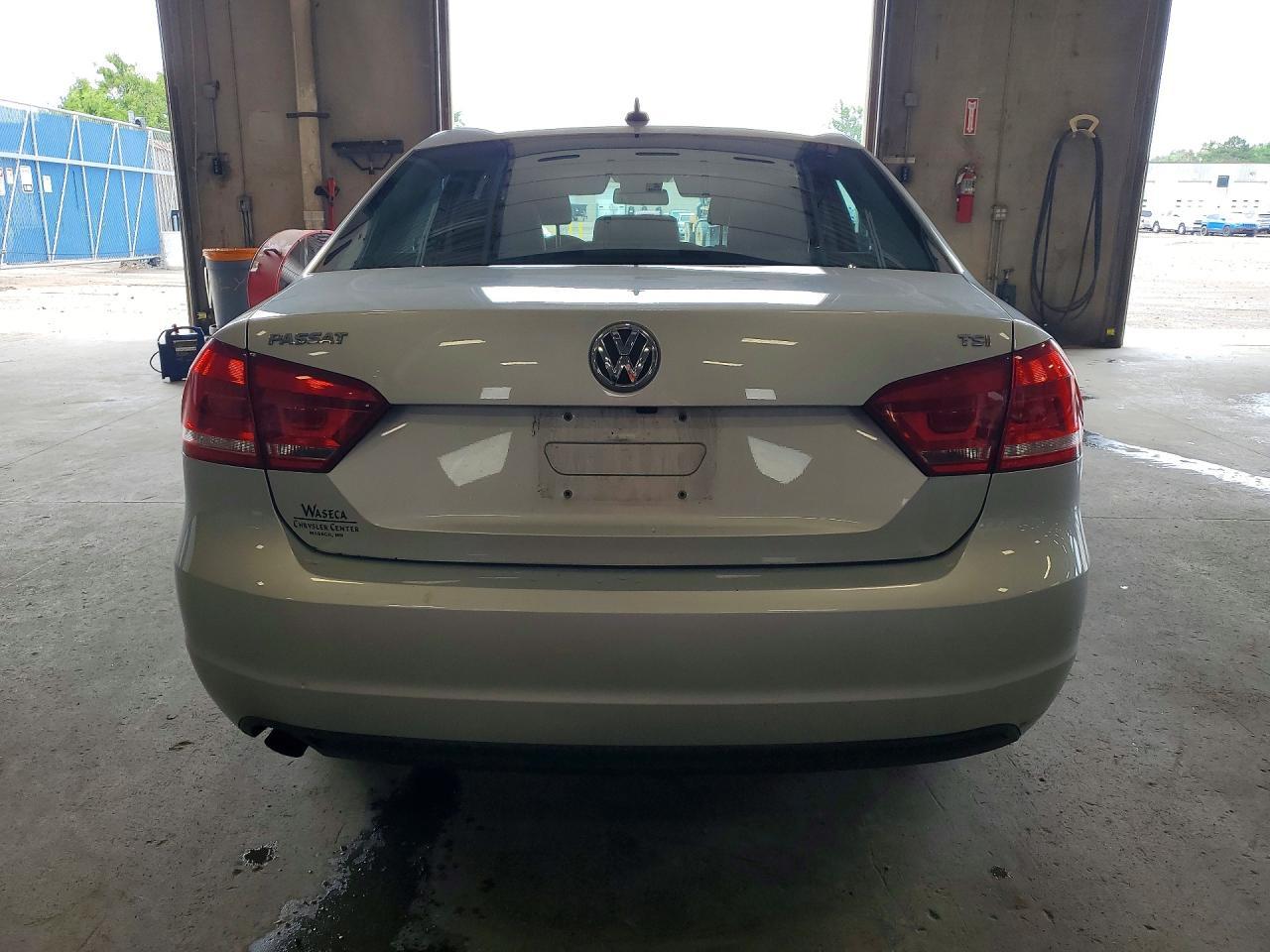2015 Volkswagen Passat S - Фото 6