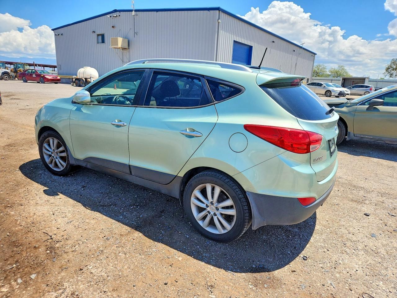 2011 Hyundai Tucson Limited - Image 2