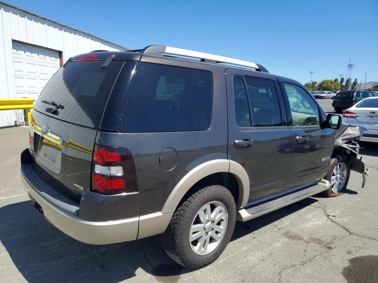 2006 Ford Explorer Eddie Bauer - Фото 3