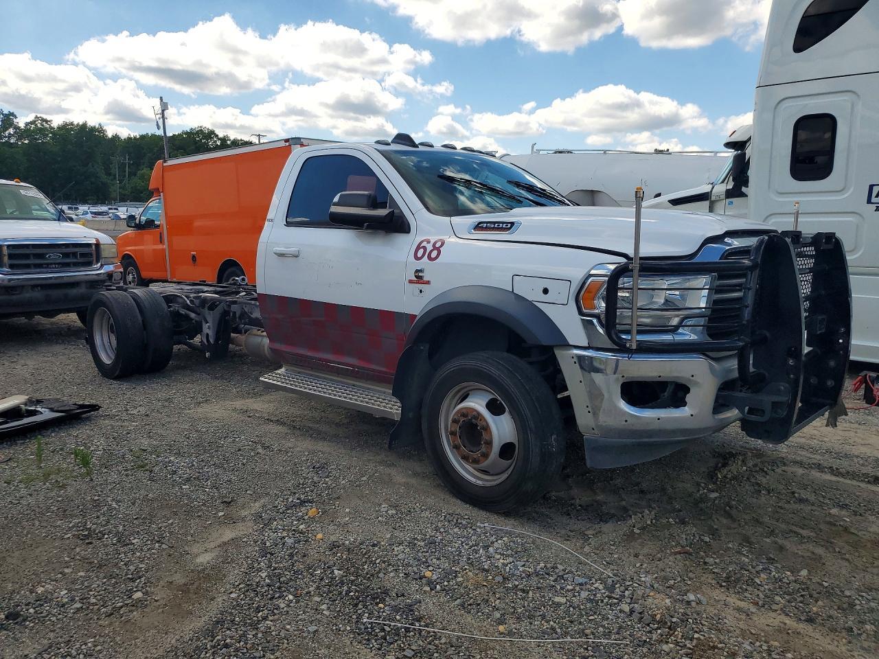 2020 Ram 4500 - Box Truck - Фото 4