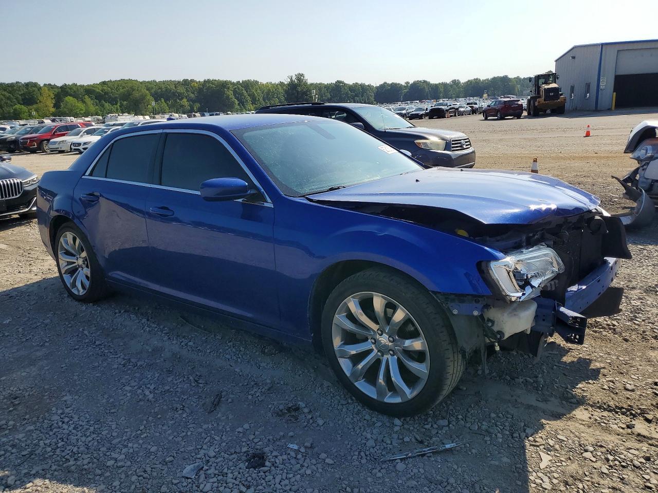 2019 Chrysler 300 Touring - Фото 4
