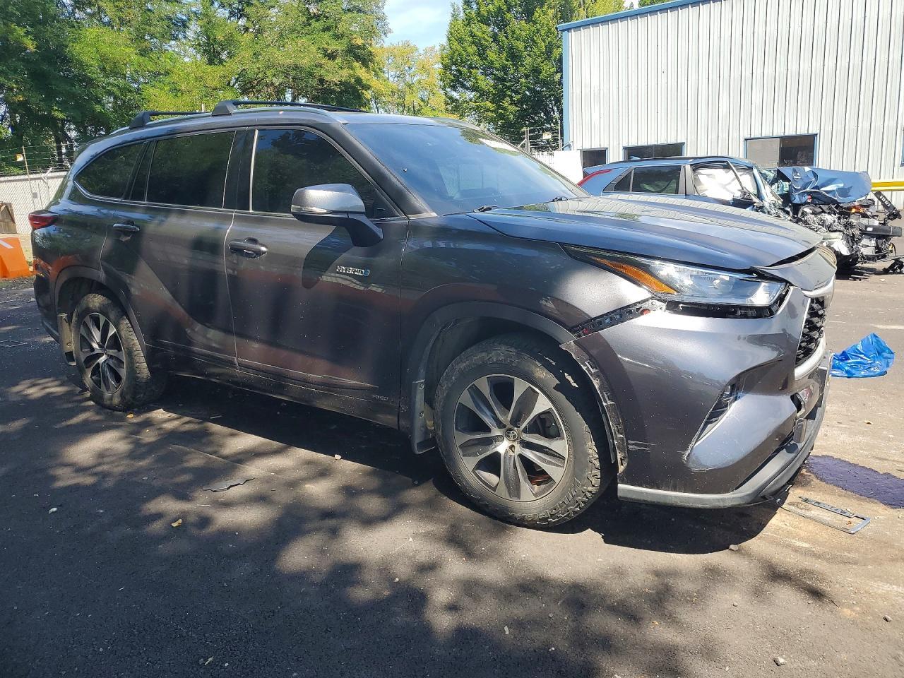 2020 Toyota Highlander Hybrid Xle - Image 4