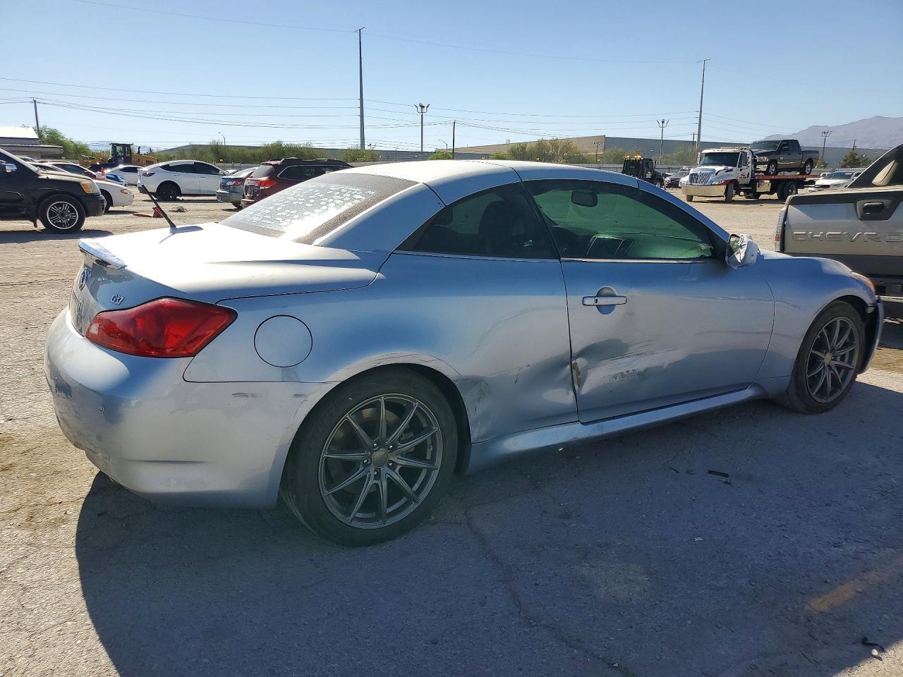 2010 Infiniti G37 Convertible Base - Фото 3