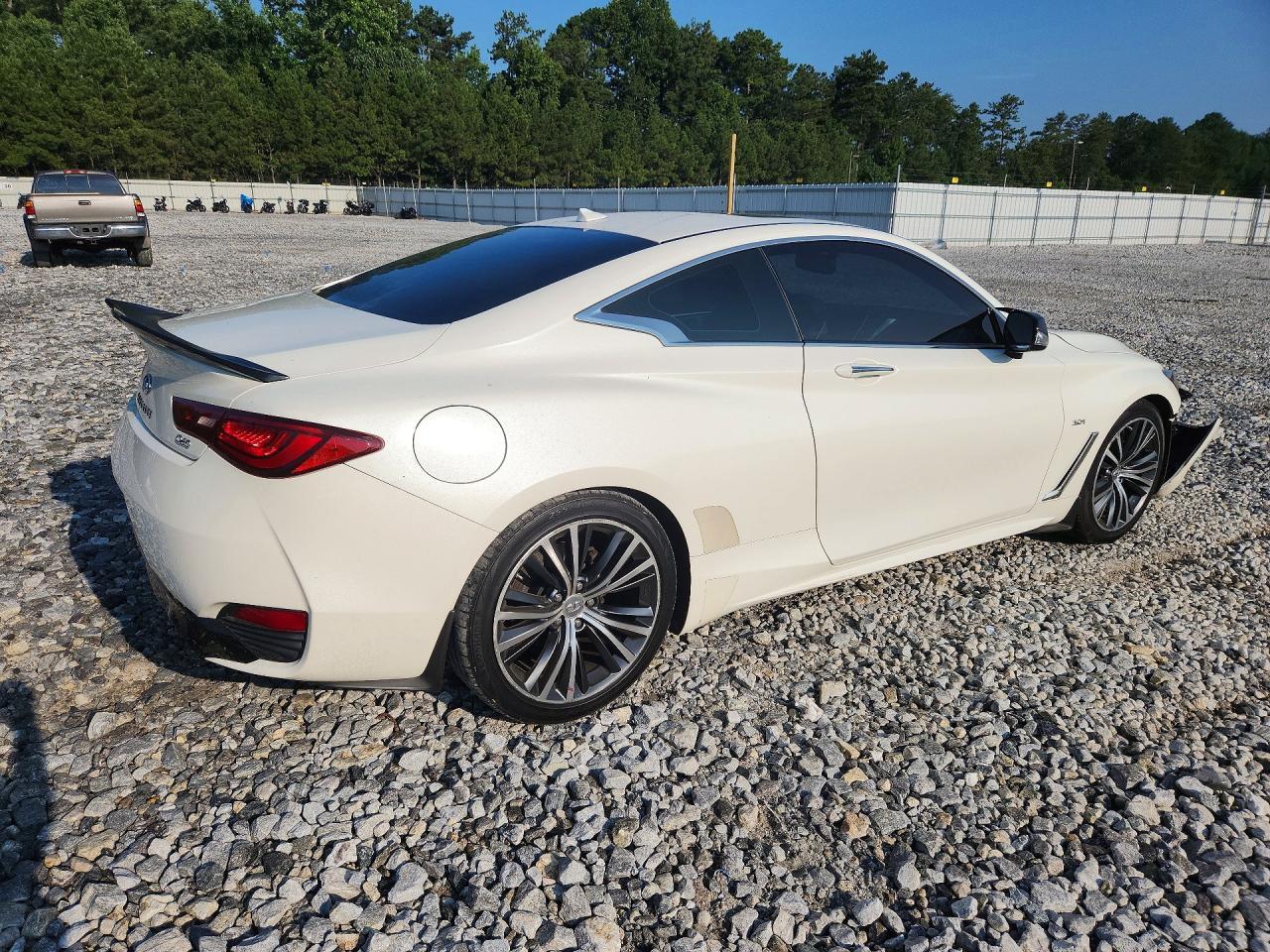 2017 Infiniti Q60 3.0T Premium - Фото 3
