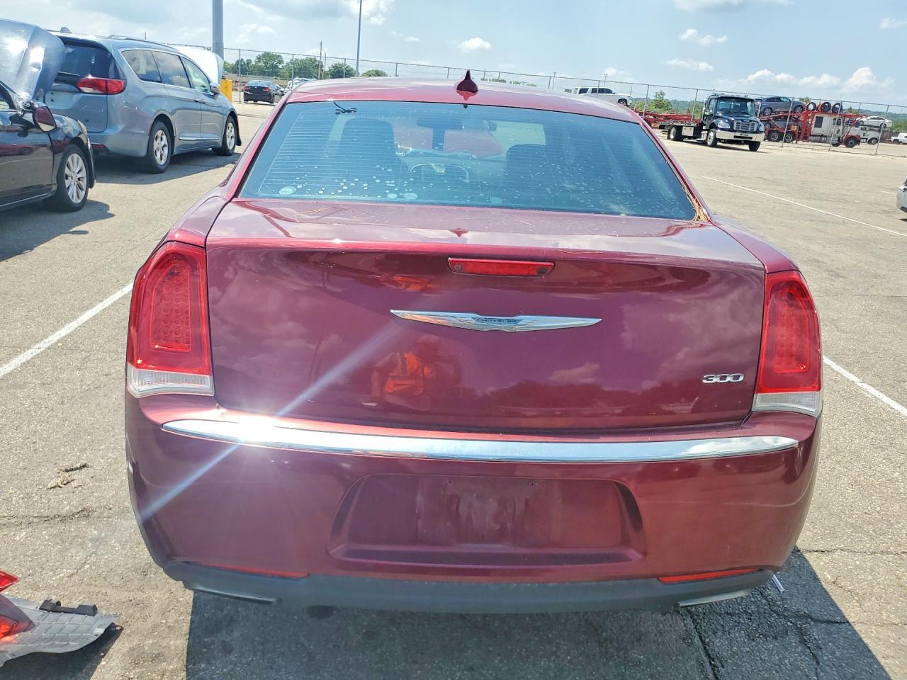 2016 Chrysler 300 Limited - Image 6