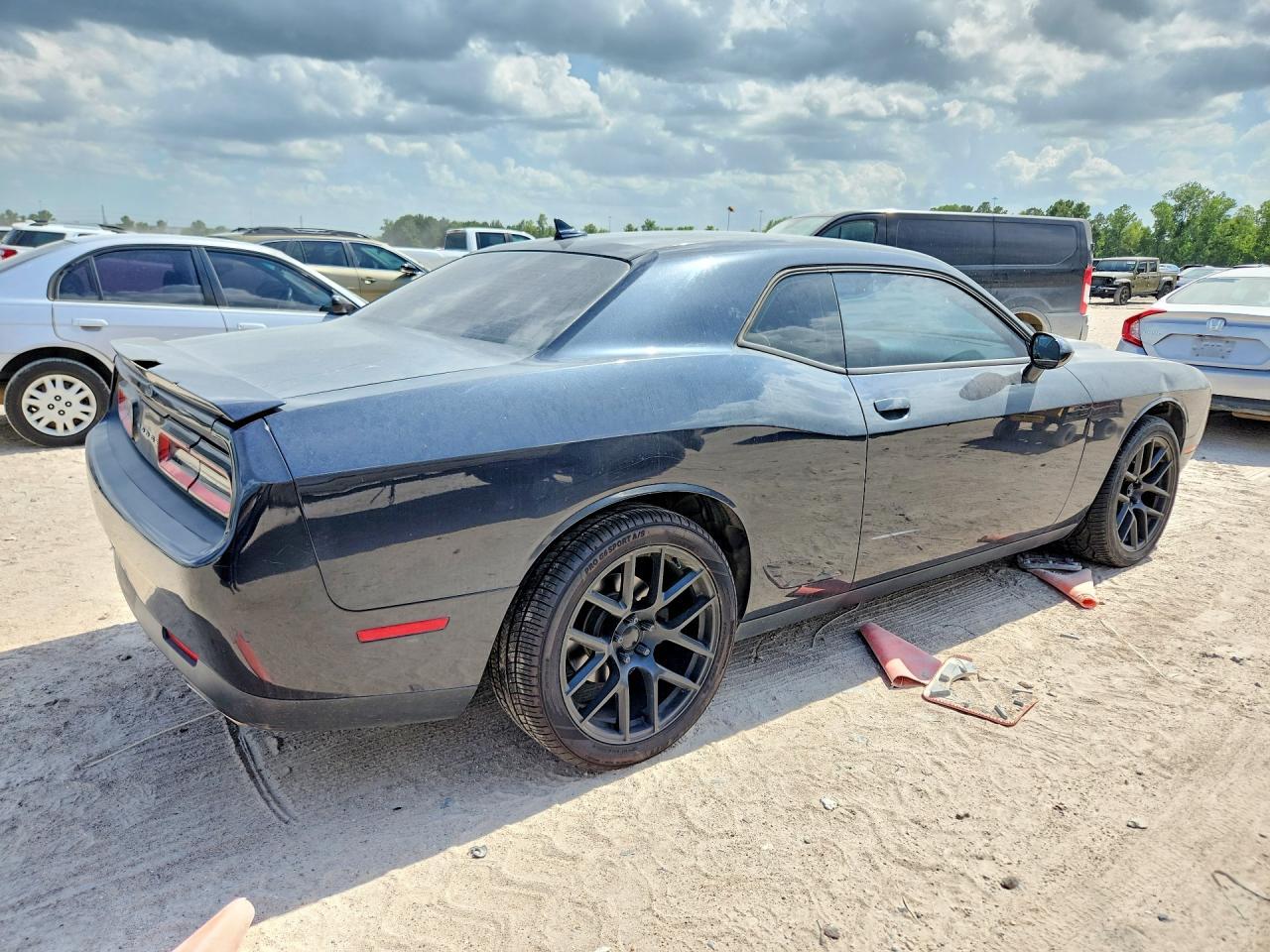 2016 Dodge Challenger Sxt - Image 3