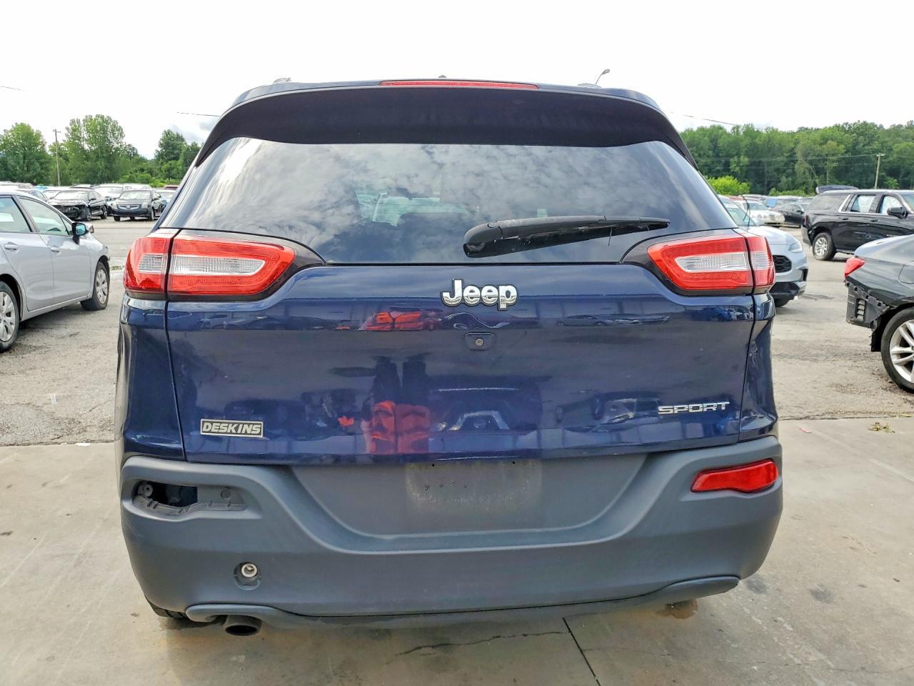 2016 Jeep Cherokee Sport - Image 6