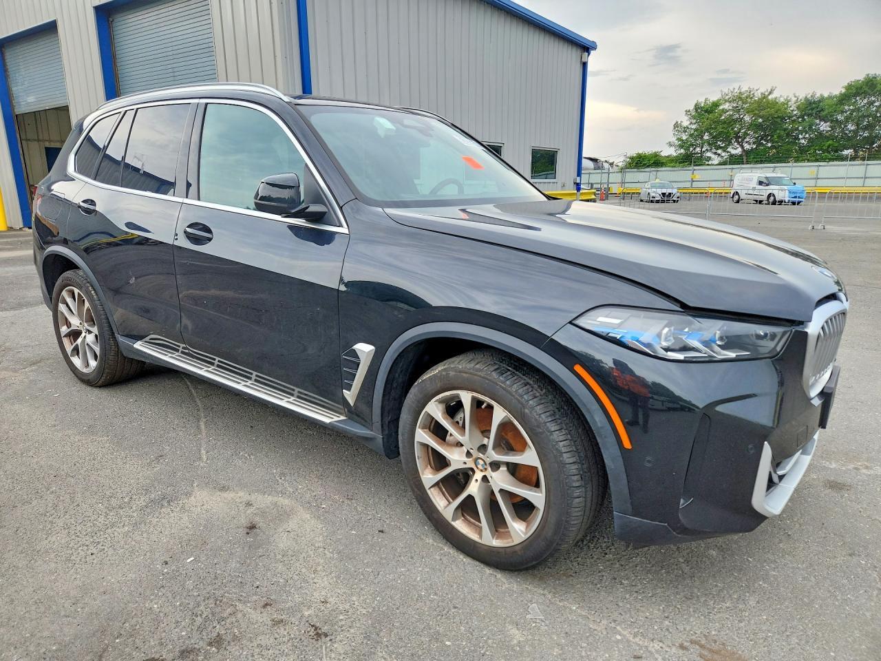 2024 BMW X5 xDrive40I - Image 4