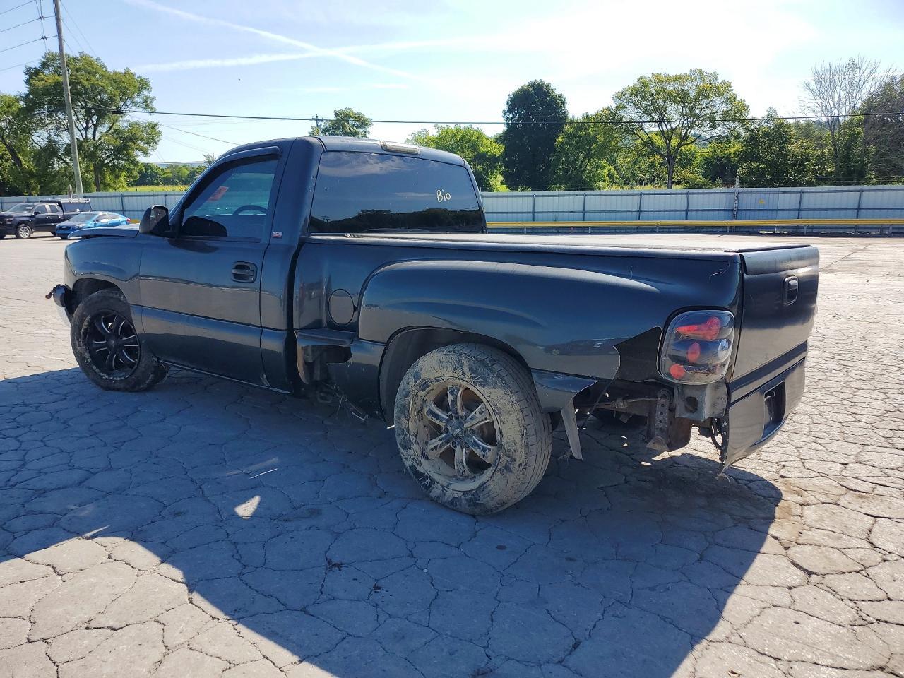 2003 Chevrolet Silverado C1500 - Фото 2