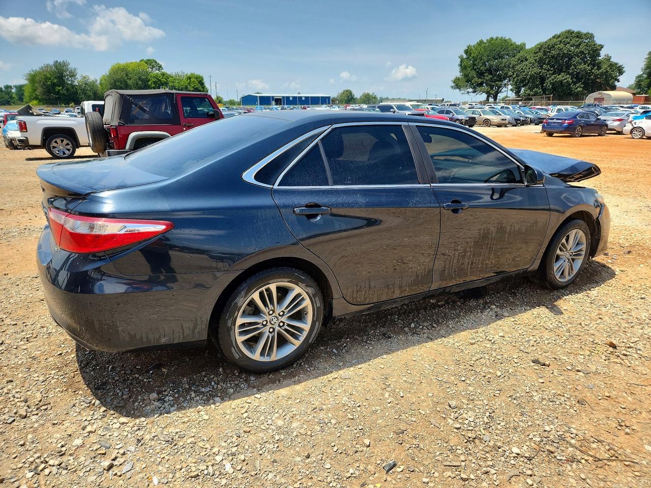 2016 Toyota Camry Se - Image 3