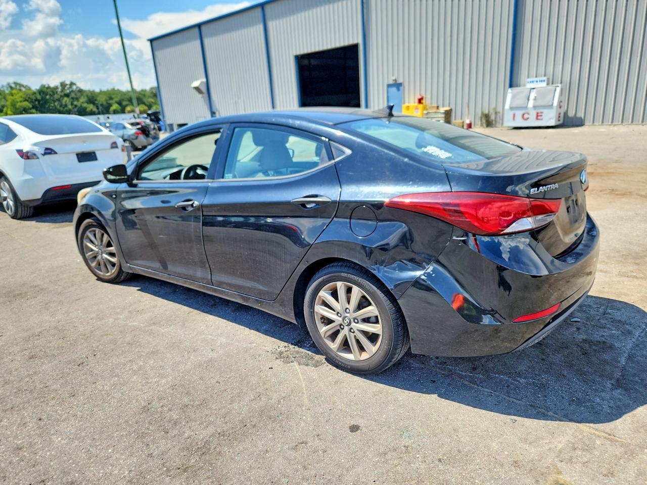 2014 Hyundai Elantra Se - Image 2