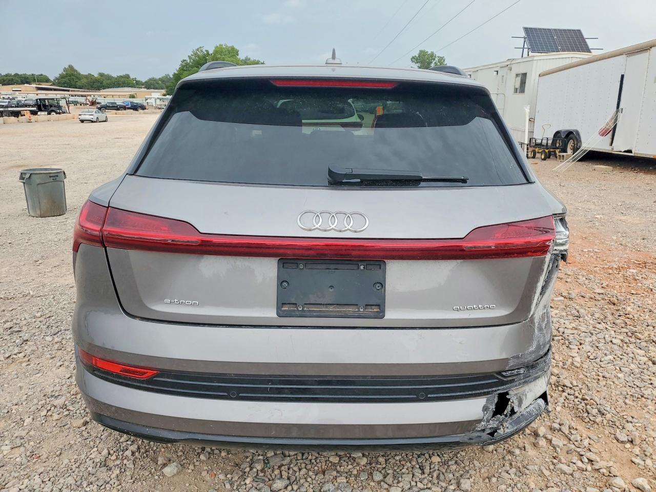 2022 Audi E-Tron Premium - Фото 6