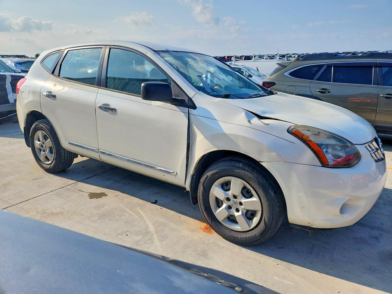 2015 Nissan Rogue Select S - Фото 4