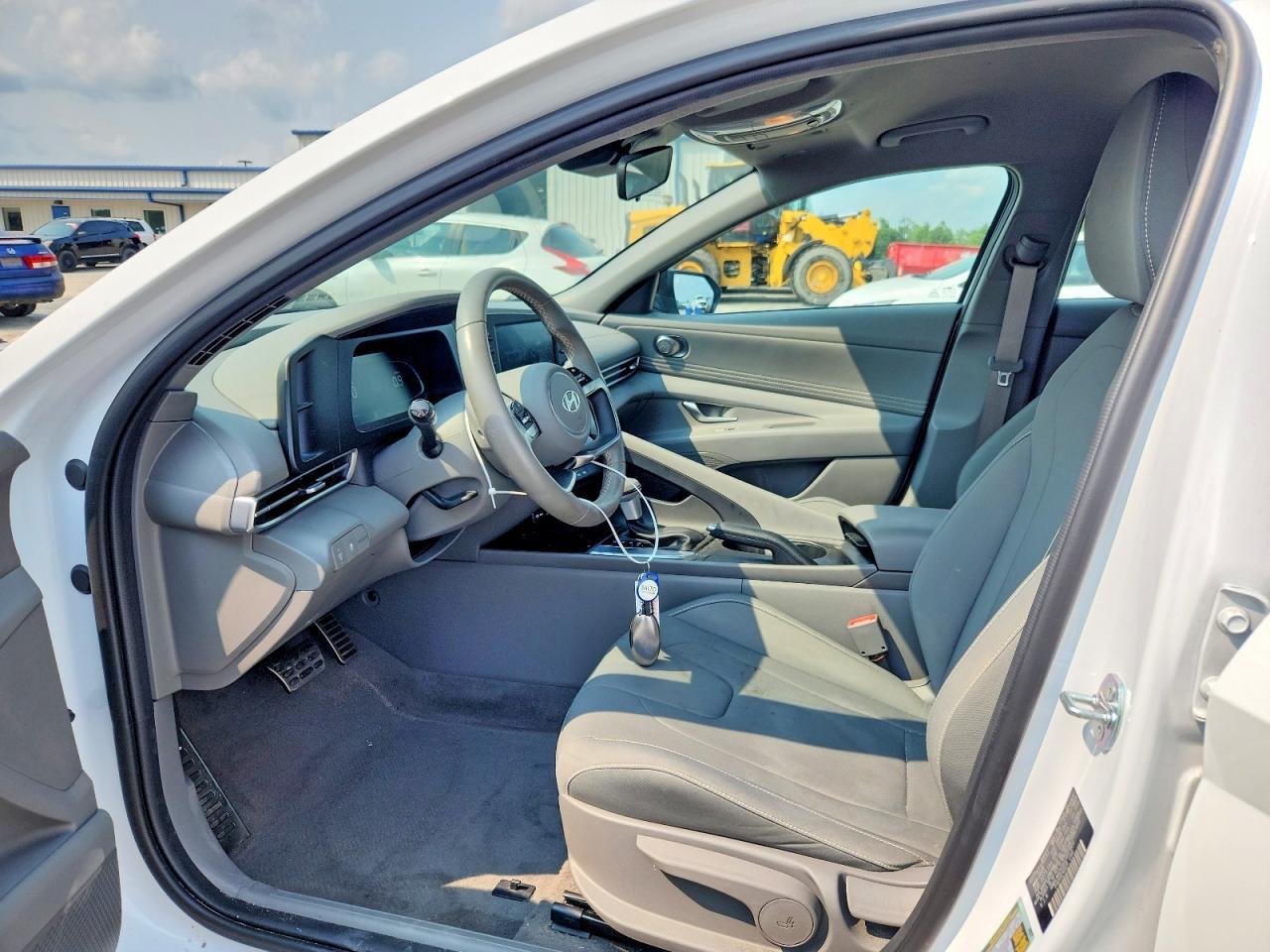 2025 Hyundai Elantra Sel Sport - Фото 7