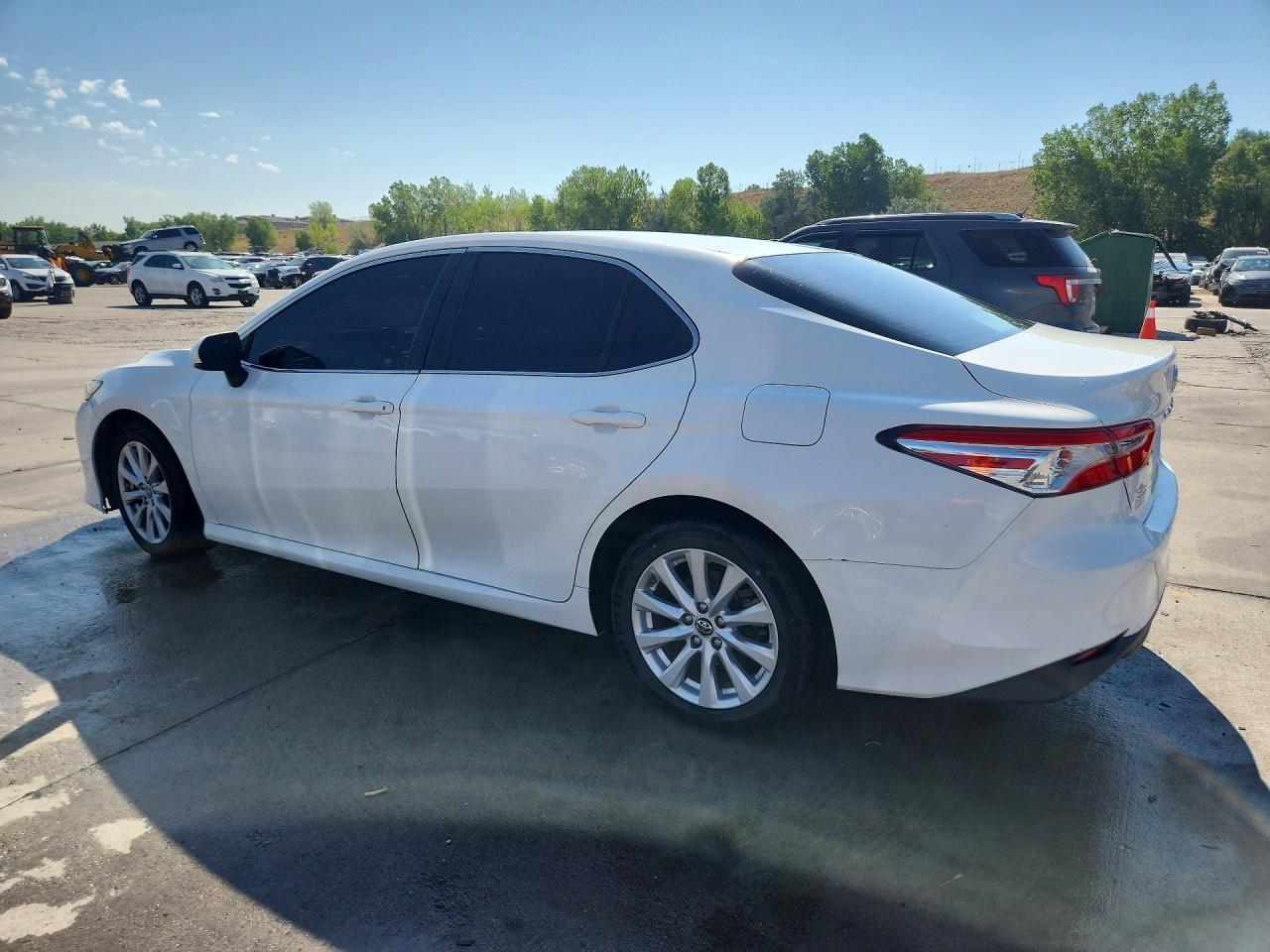 2018 Toyota Camry Le - Фото 2