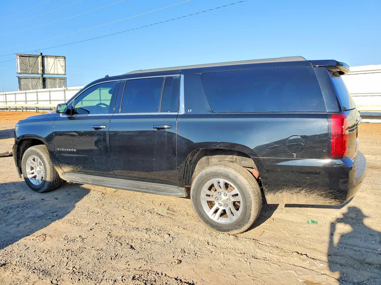 2018 Chevrolet Suburban C1500 Lt - Фото 2
