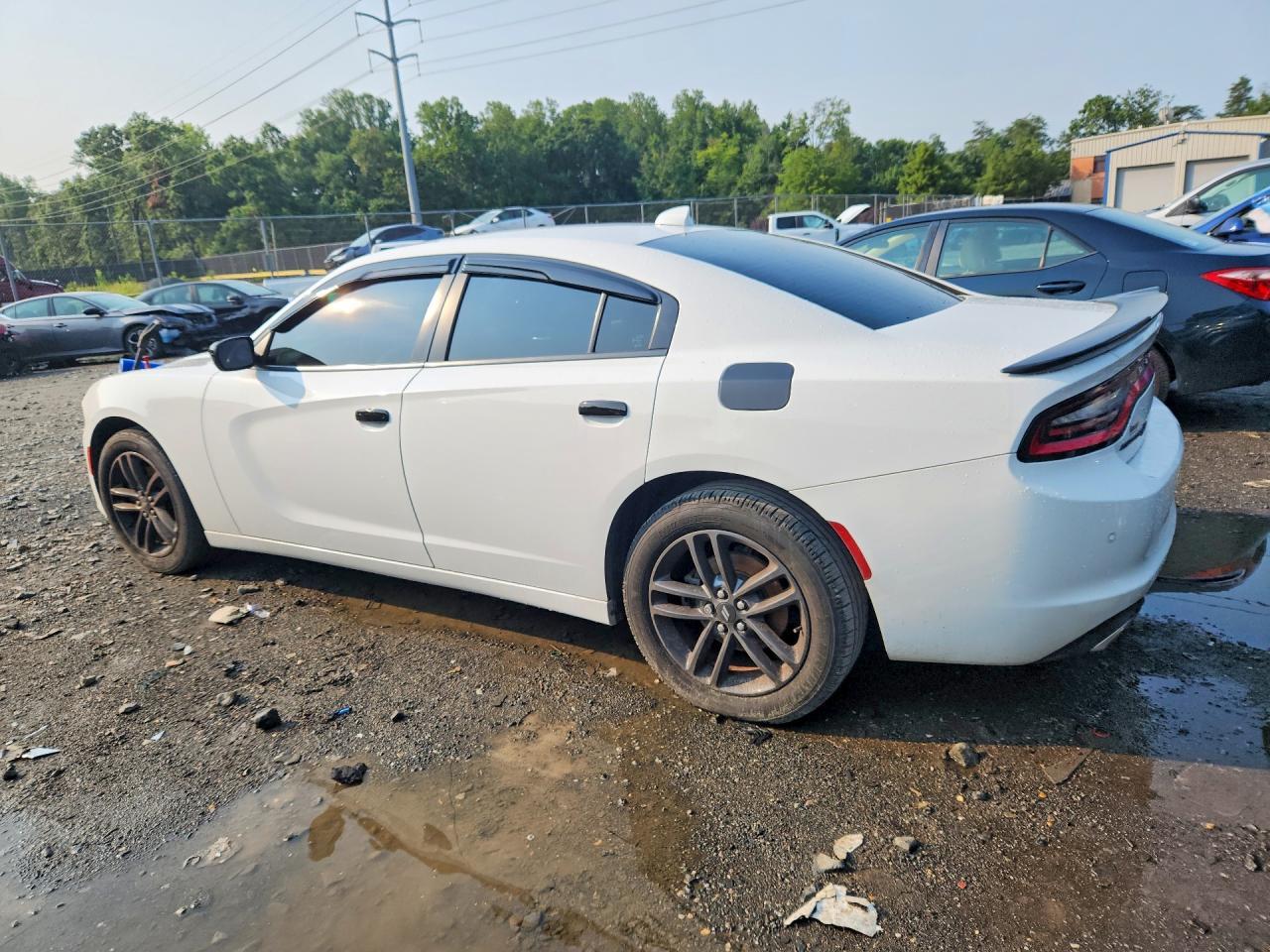 2019 Dodge Charger Sxt - Image 2