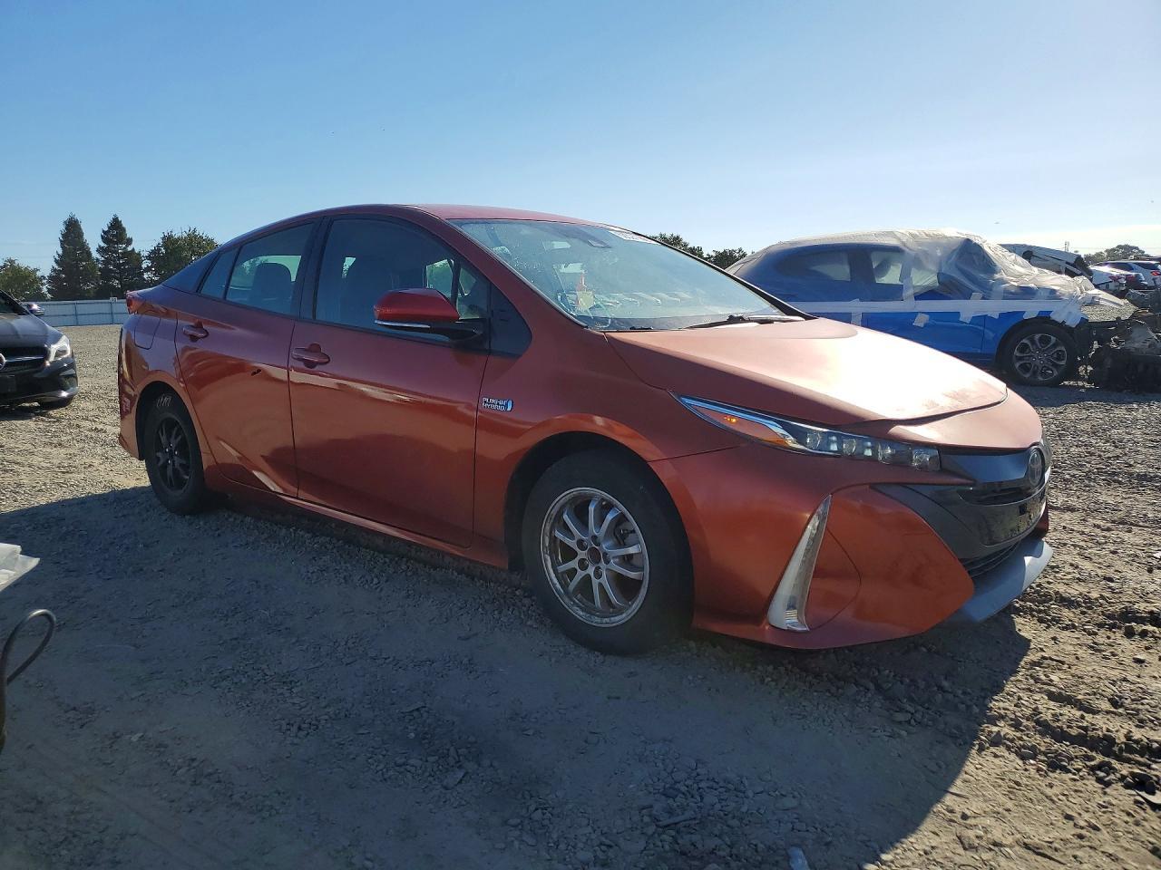 2017 Toyota Prius Prime Premium - Фото 4
