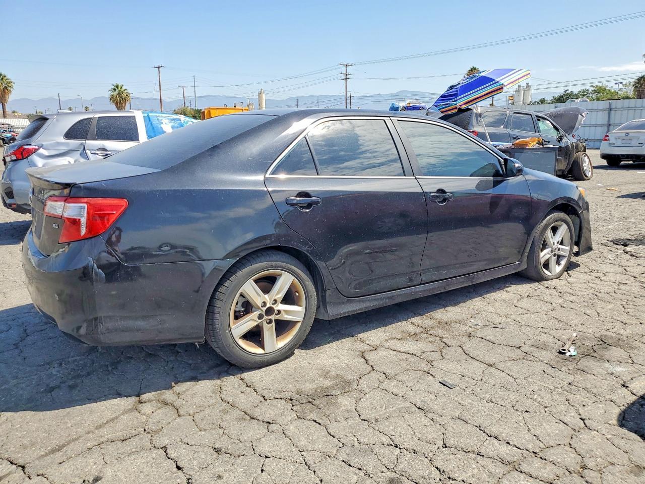 2014 Toyota Camry Se - Фото 3