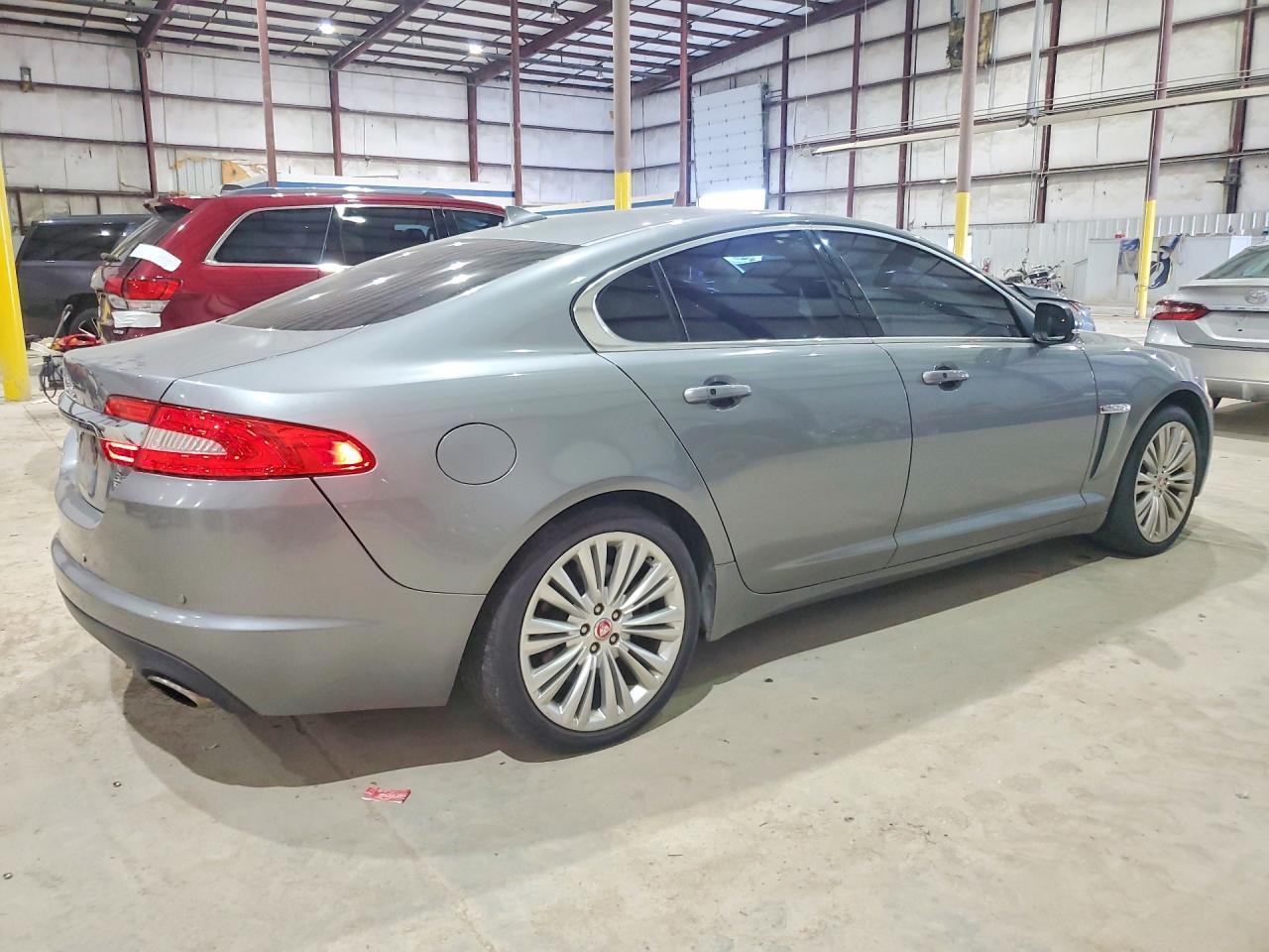 2014 Jaguar Xf - Фото 3