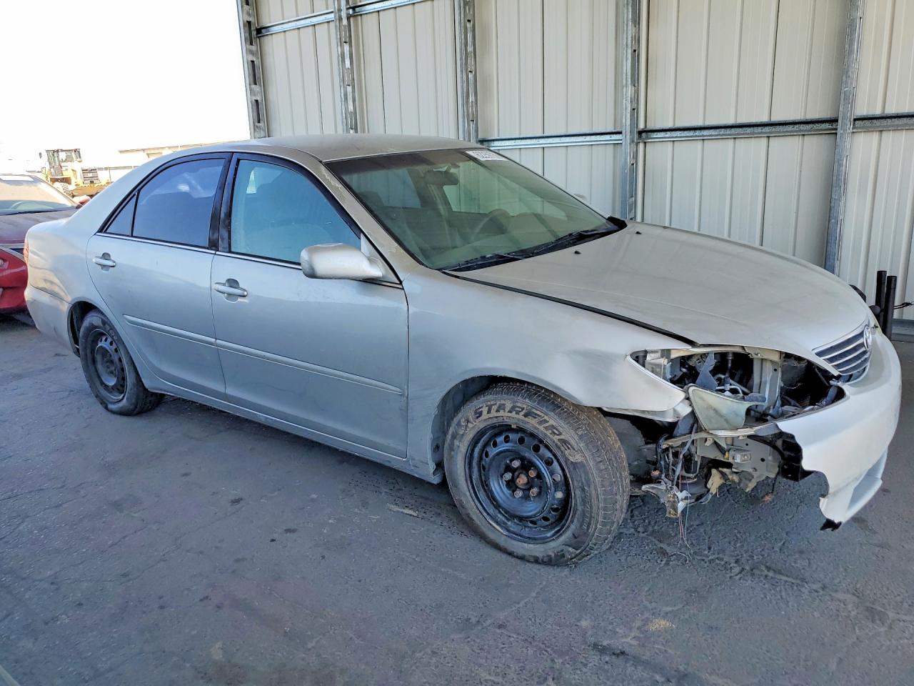 2005 Toyota Camry Le - Image 4