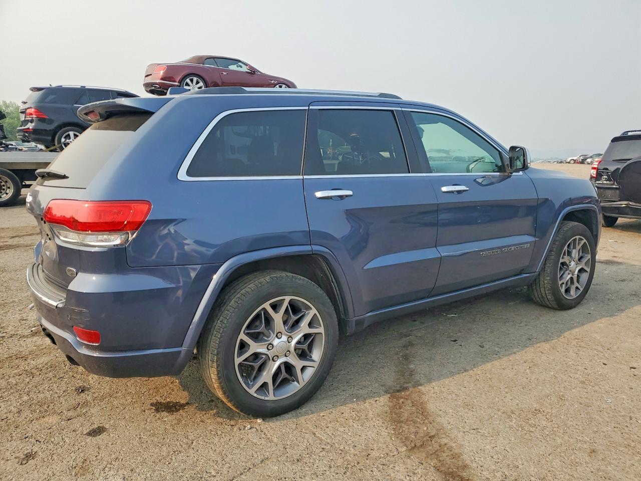 2021 Jeep Grand Cherokee Overland - Фото 3