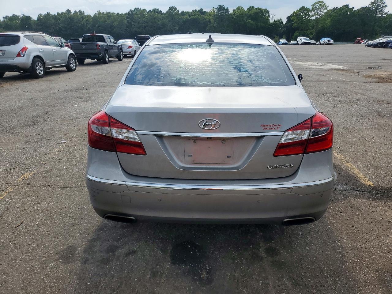 2013 Hyundai Genesis 3.8L - Фото 6