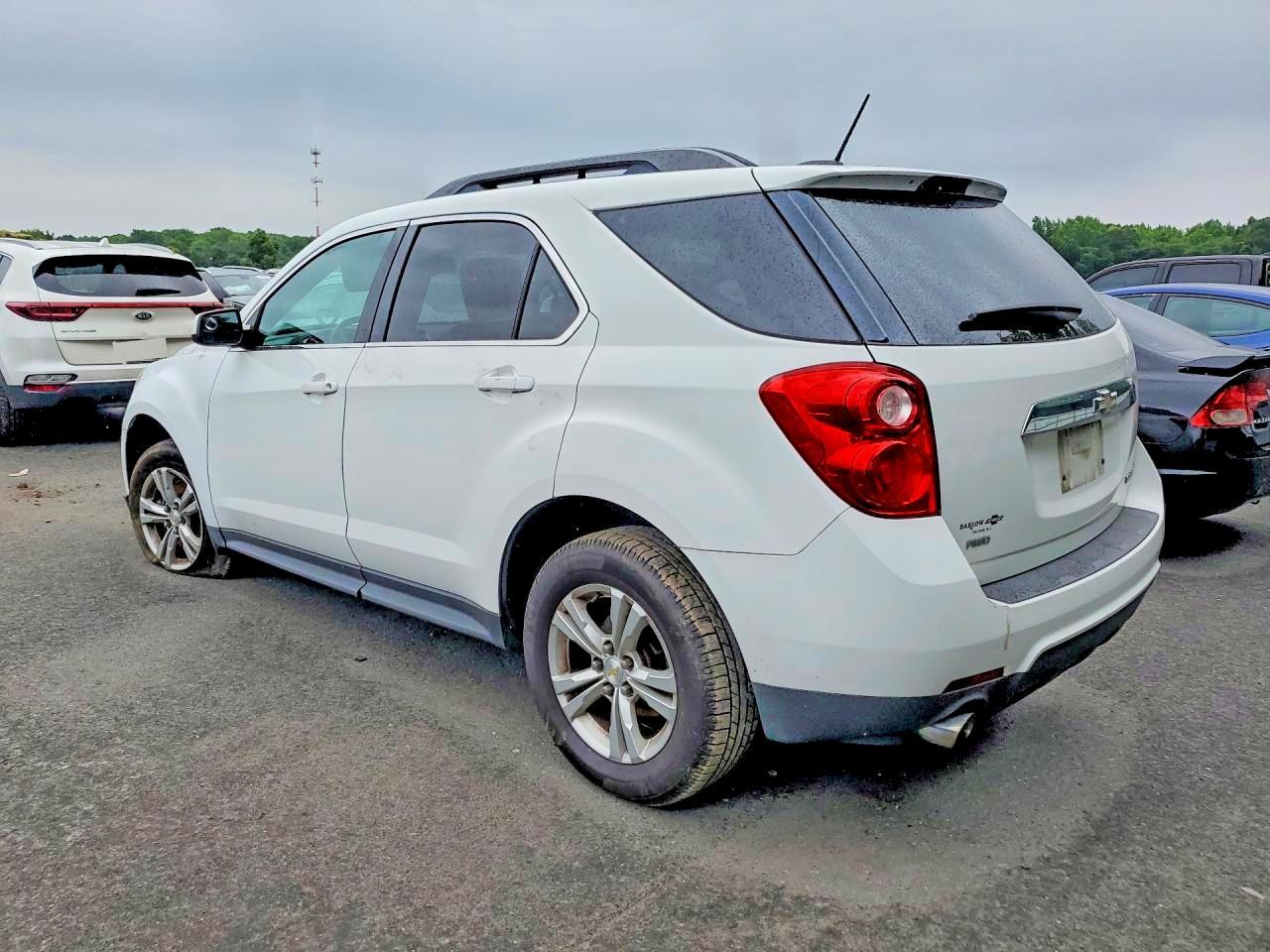 2015 Chevrolet Equinox Lt - Image 2