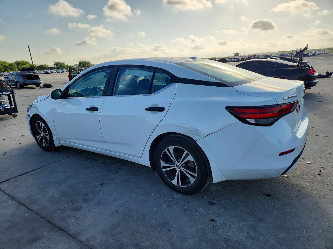 2022 Nissan Sentra Sv - Image 2