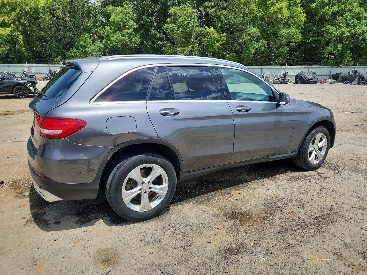 2017 Mercedes-Benz Glc 300 - Image 3