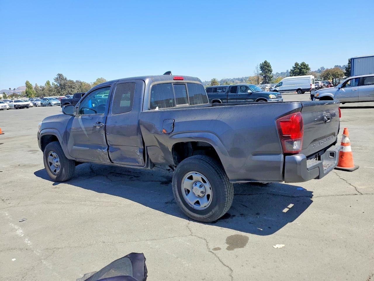 2023 Toyota Tacoma Sr - Фото 2