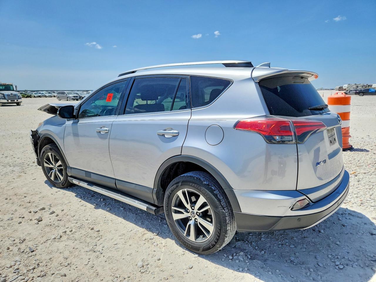 2017 Toyota Rav4 Xle - Image 2