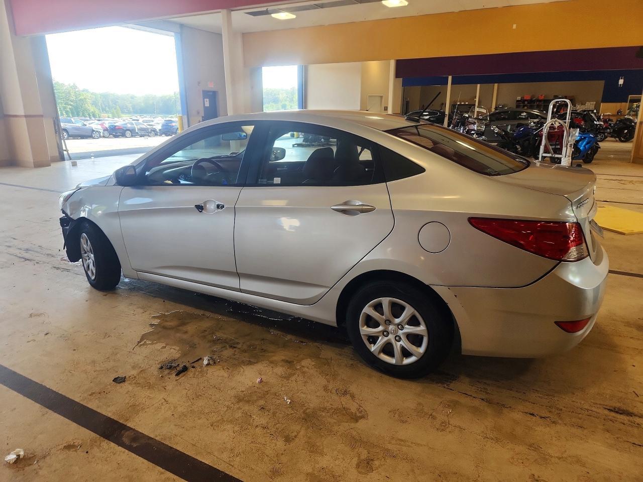 2014 Hyundai Accent Gls - Фото 2