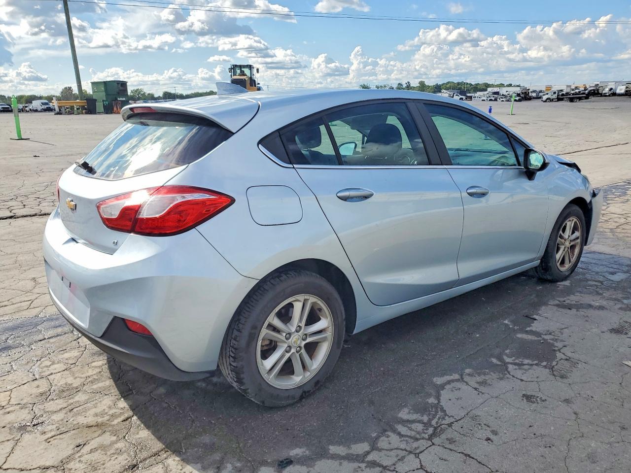 2017 Chevrolet Cruze Lt - Фото 3