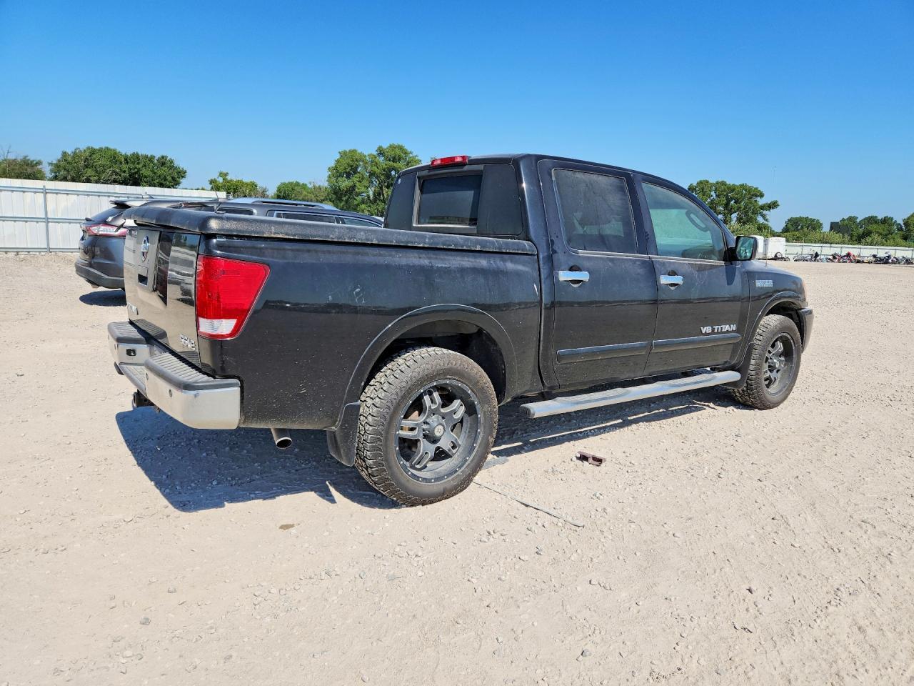 2009 Nissan Titan Xe - Image 3