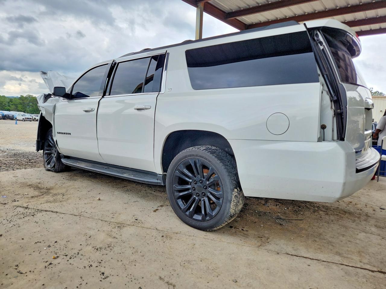 2018 Chevrolet Suburban K1500 Lt - Image 2