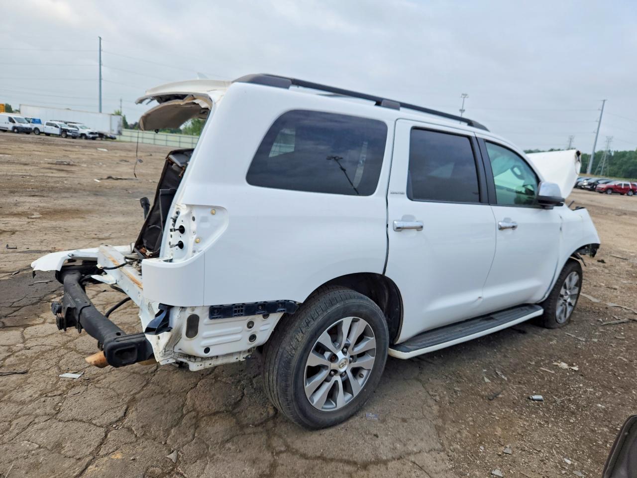 2017 Toyota Sequoia Limited - Фото 3