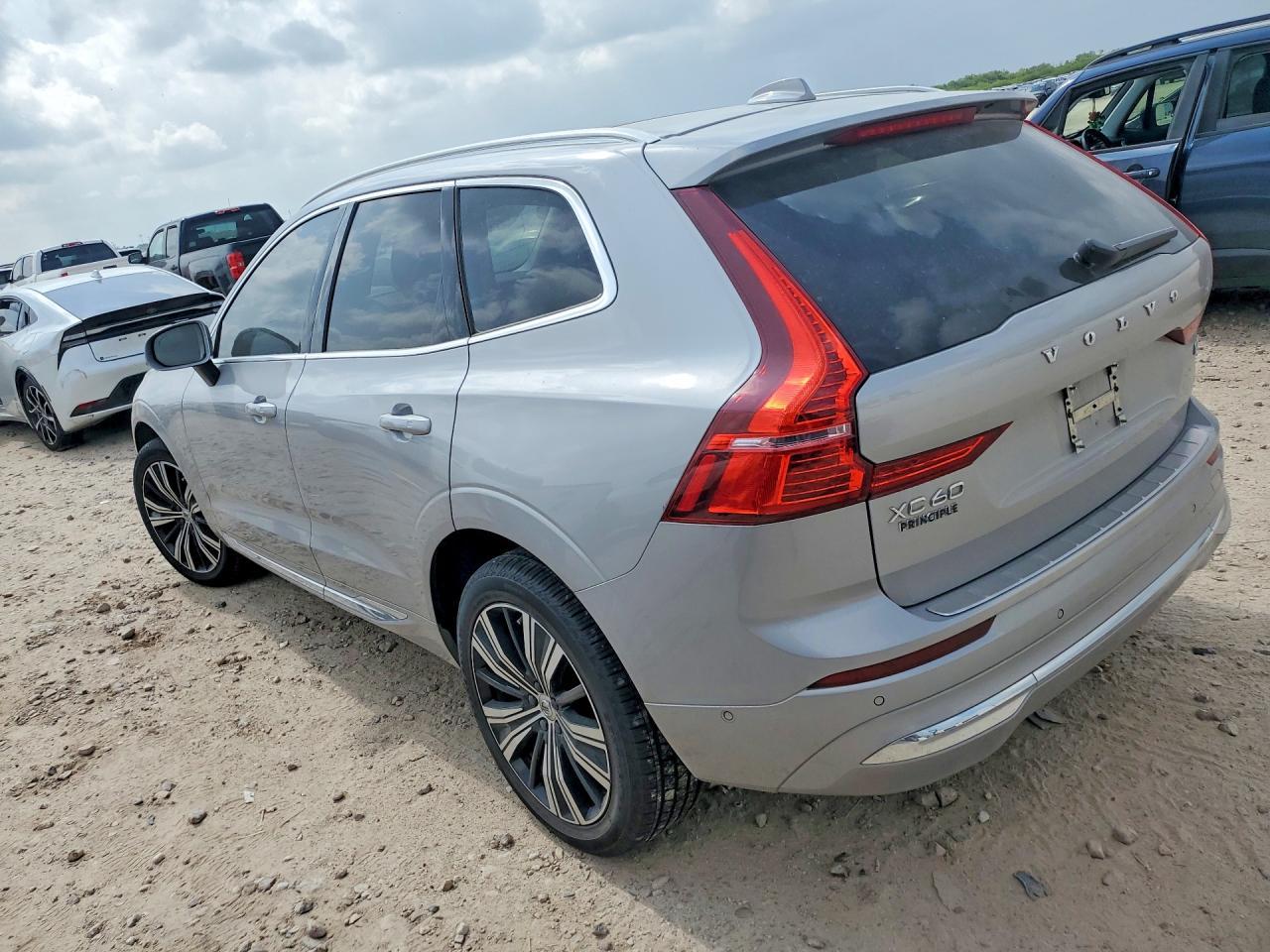 2023 Volvo Xc60 Plus - Image 2